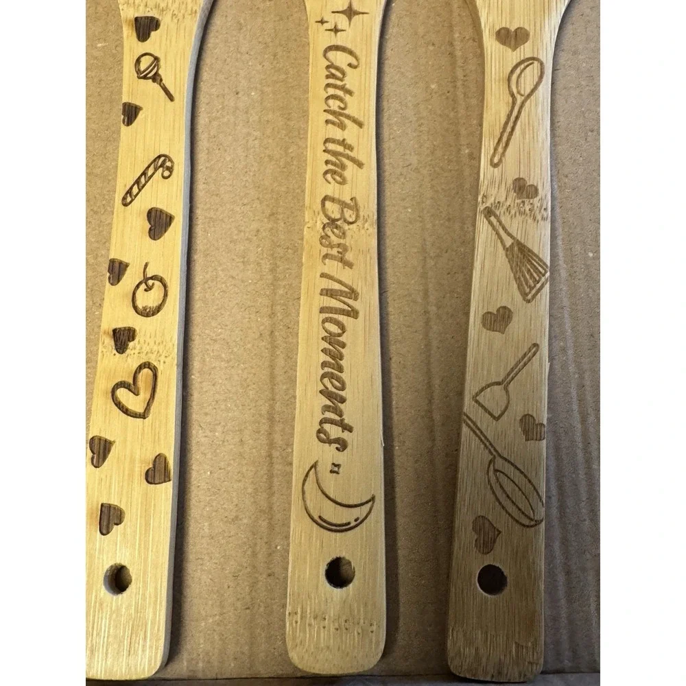 Mom's Magic Recipe Personalized Cutting Board with 3 Spoons Gift Set New